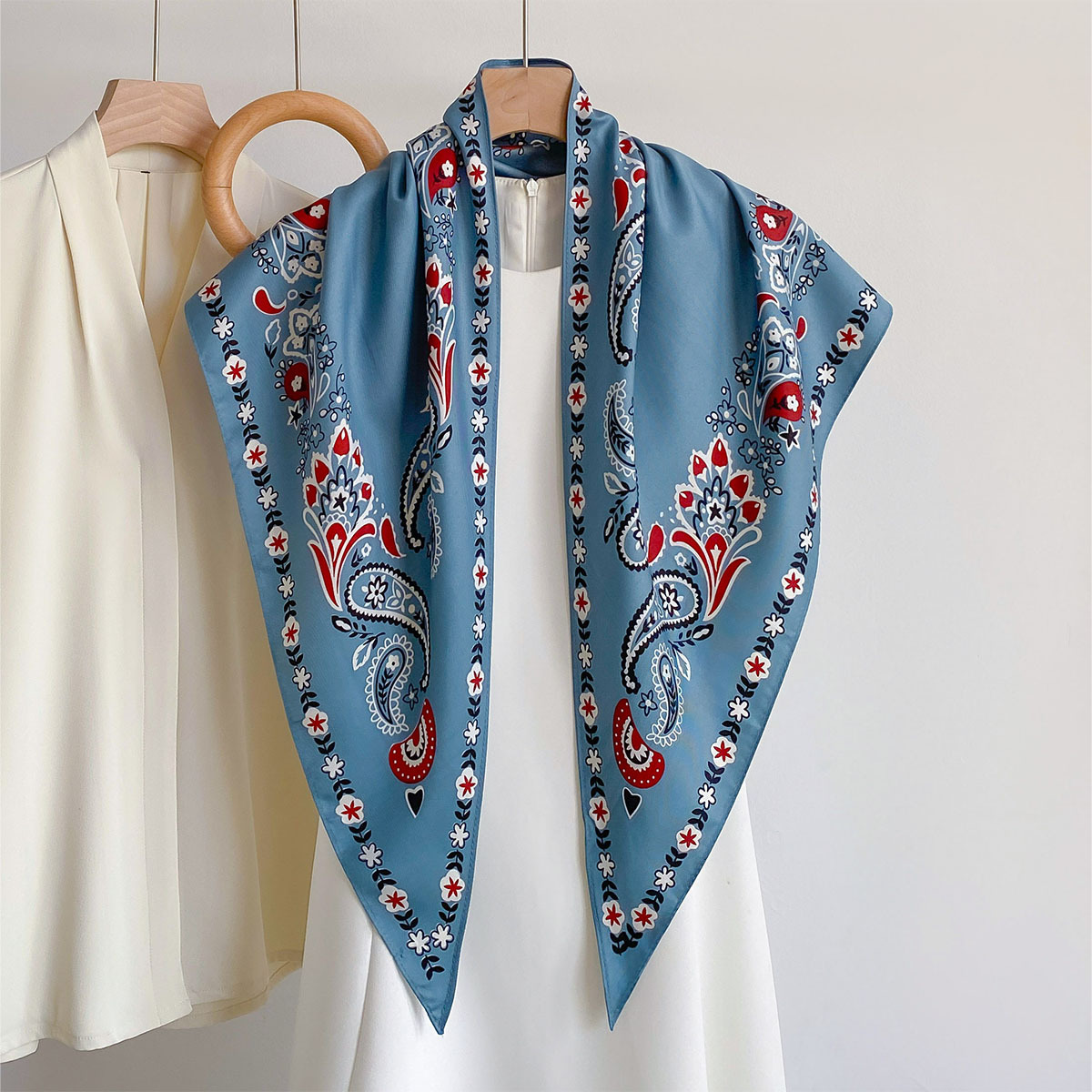 Exquisite New Satin Triangle K - đánh giá và giá Face Scarf Mask